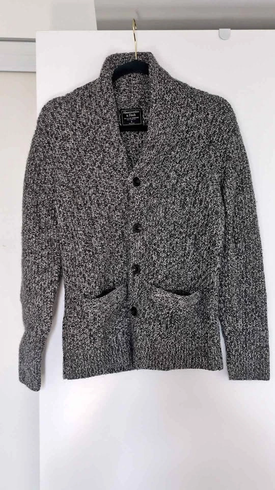Abercrombie and Fitch cardigan sweater - men's small