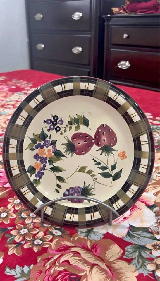 Strawberry Decoration Plate With Stand