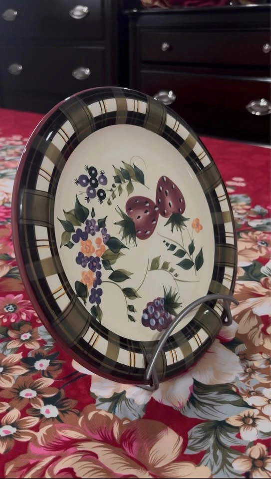 Strawberry Decoration Plate With Stand - photo 2