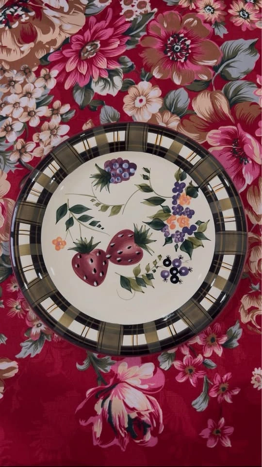Strawberry Decoration Plate With Stand - photo 4