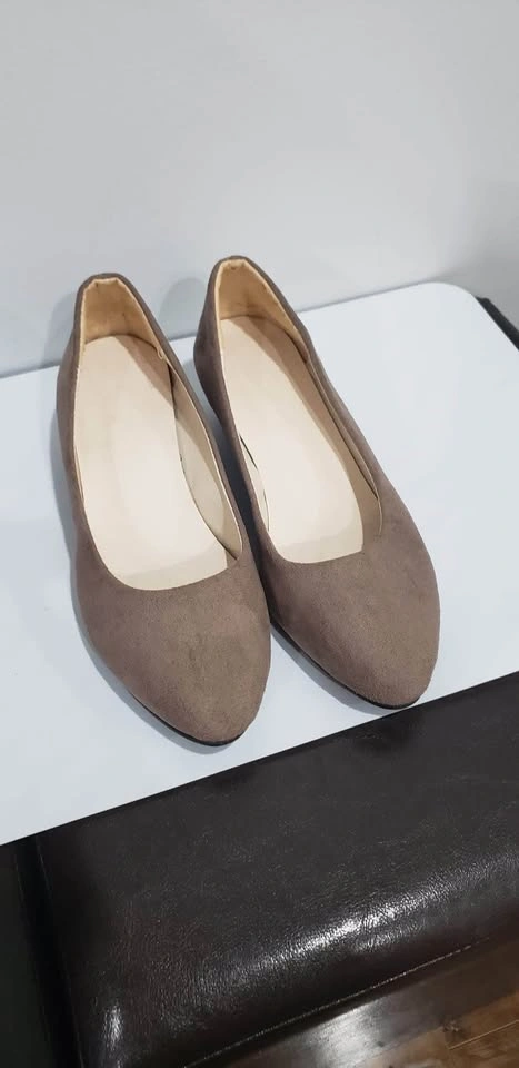 Women’s Brown Low Heel Pumps – Size 9 - photo 3