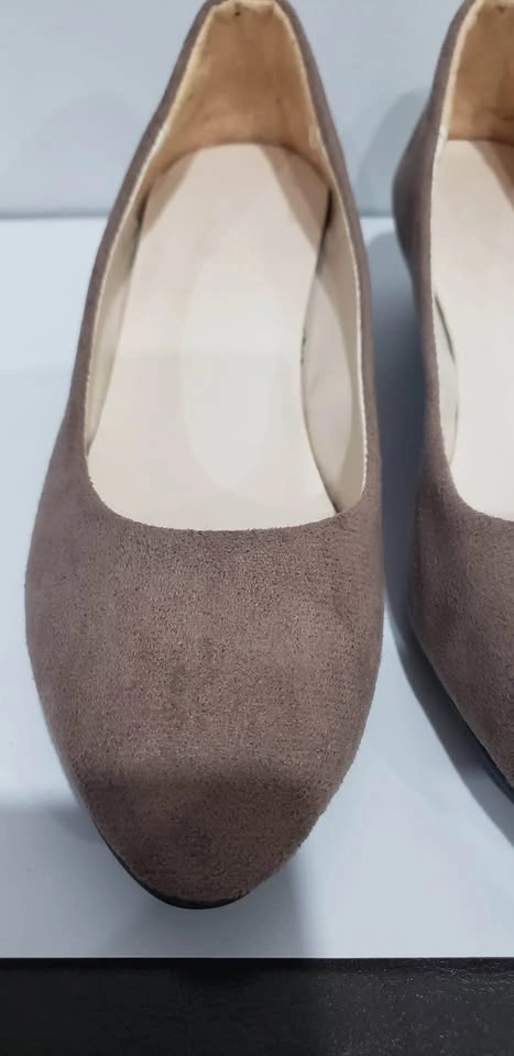 Women’s Brown Low Heel Pumps – Size 9 - photo 5