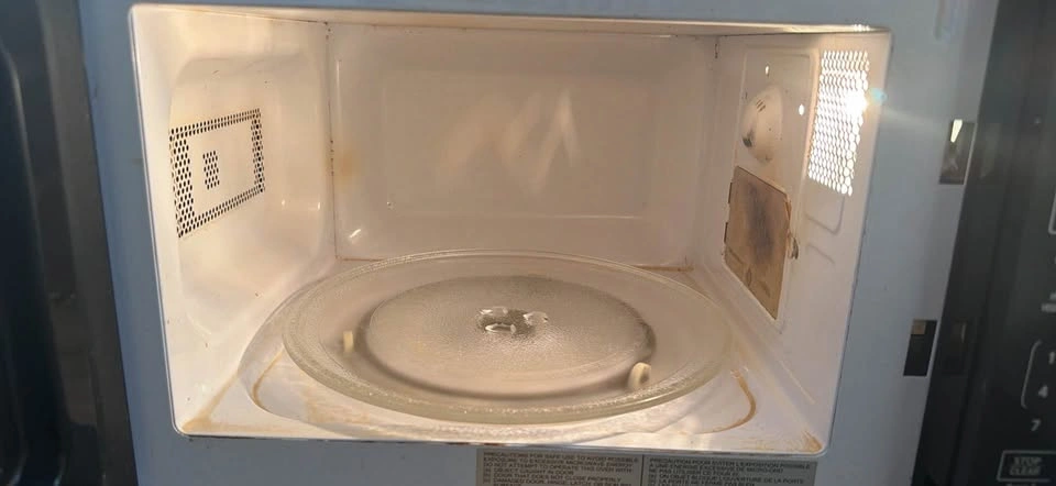 Hamilton Beach Microwave - photo 2