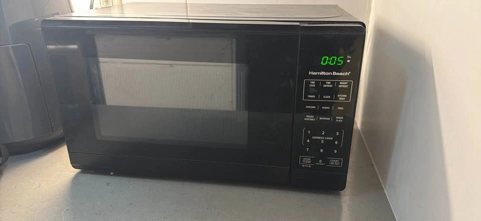 Hamilton Beach Microwave - photo 4