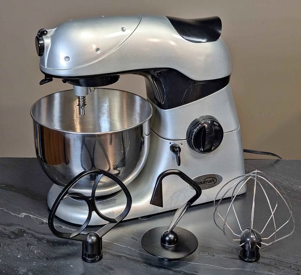 Beaumark Stand Mixer