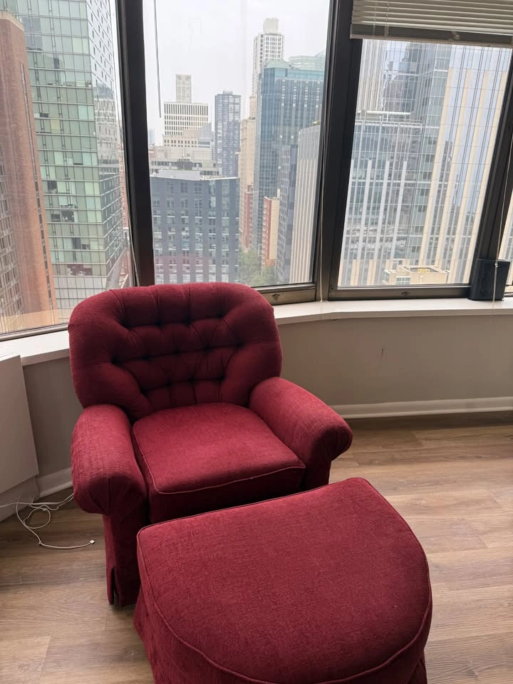 Comfy Armchair and Foot Rest - Great Condition - photo 2