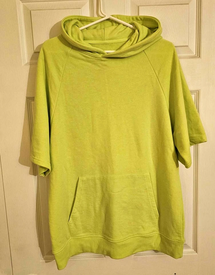 BRAND NEW Forever 21 Men's Short Sleeve Hoodie - Size M
