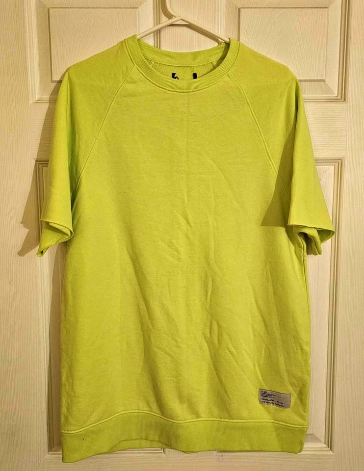 Forever 21 Men's Short Sleeve Sweatshirt "Youth Idols" - (Size M