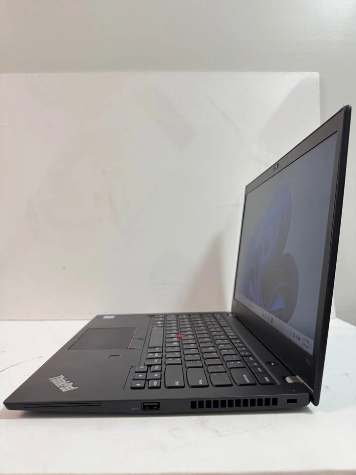Thinkpad T480s | i7 8650U | 8GB RAM | 256GB SSD | FHD 14” - photo 3