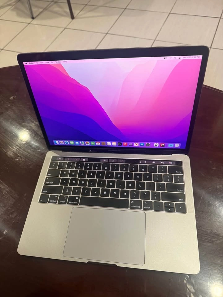 Macbook Pro 2019 13.3” Retina i5 8GB RAM 128GB Space Grey - photo 3