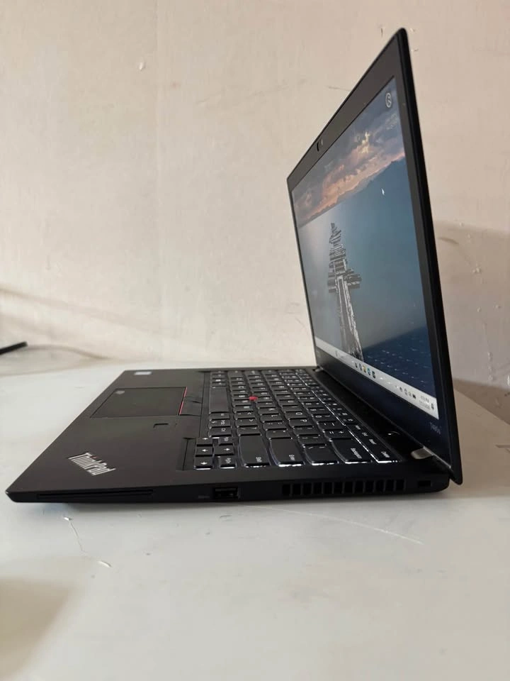 T480s Thinkpad | i7 8650U | 256GB SSD | 8GB RAM | WIN 11 - photo 3