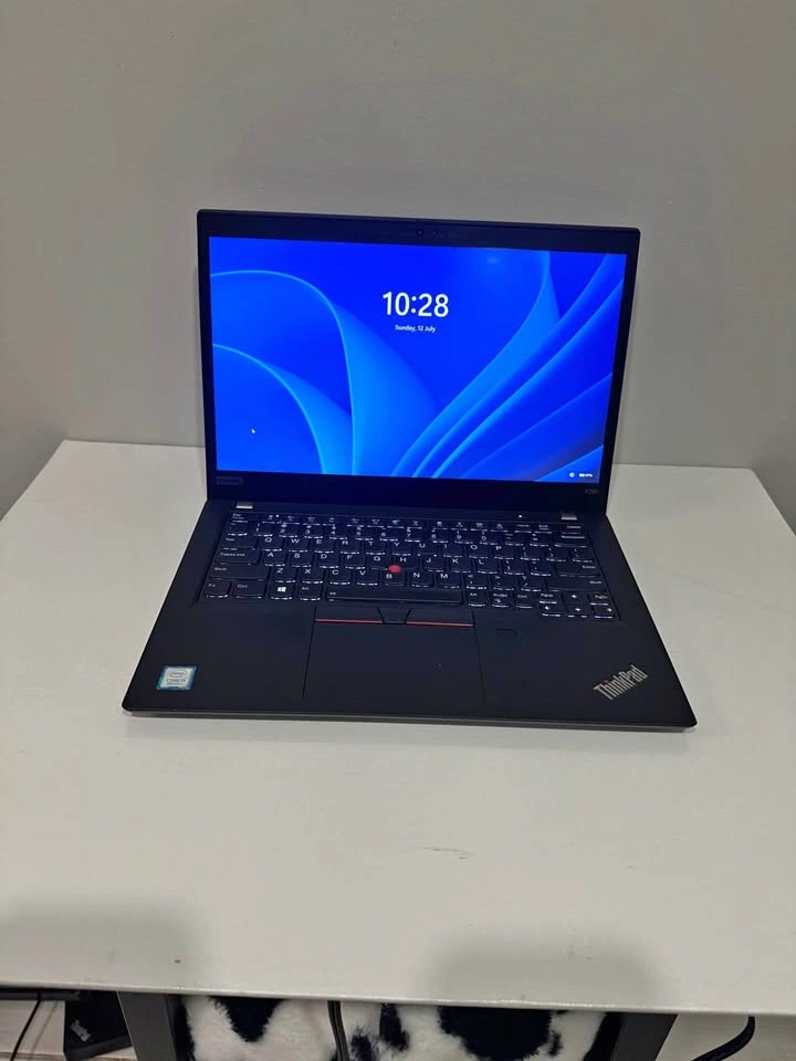 Thinkpad X390 | i5 8265U | 8GB RAM | 256GB SSD | WIN 11