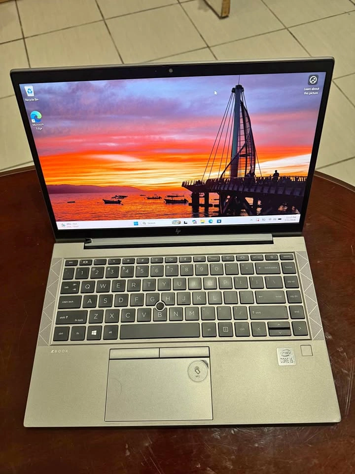 HP ZBook Firefly 14 G7 Mobile Workstation | i5 10210U | 8GB RAM