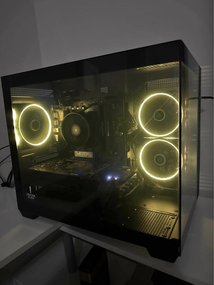RX 5700 XT Gaming PC | Ryzen 7 5700