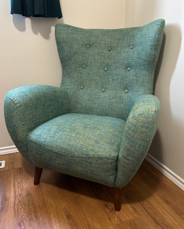 Article wing chair