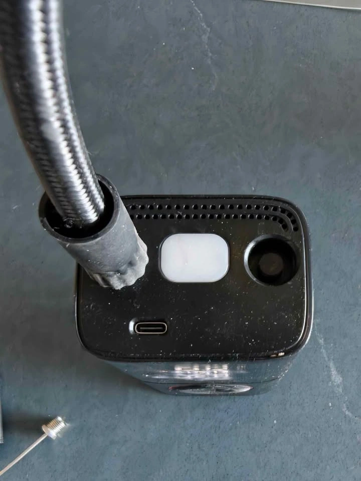 Powools Cordless Portable Tire Inflator Air Compressor - photo 4