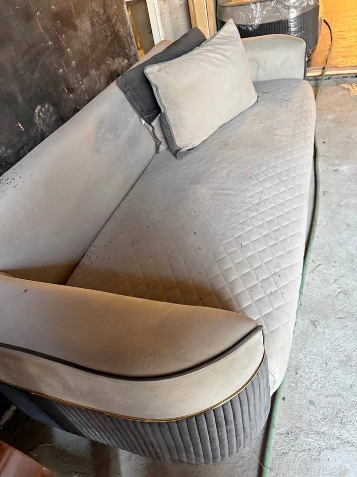 Good condition sofa with two chairs made in turkey