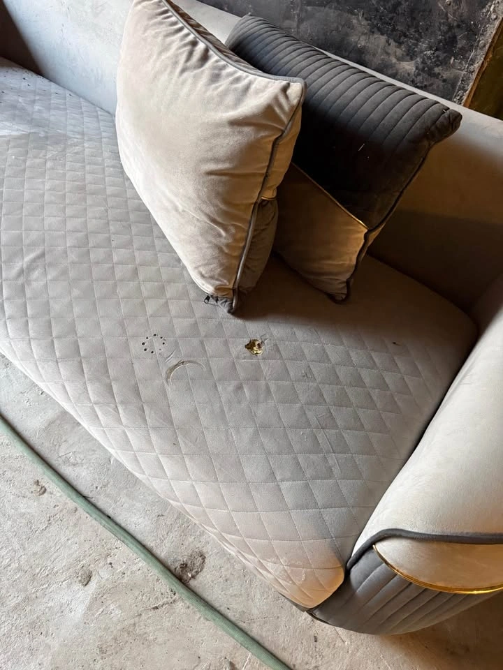 Good condition sofa with two chairs made in turkey - photo 2