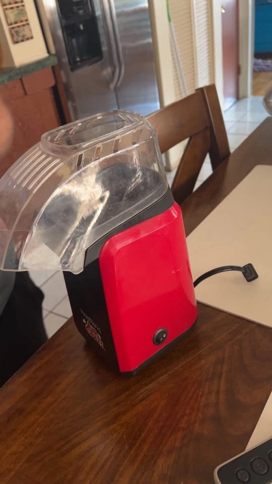 West Bend Air Crazy Popcorn Maker! - photo 2