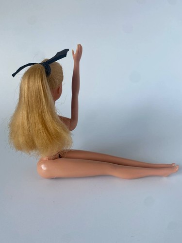 Vintage Mattel Barbie Doll 1966 Philippines Blonde Ponytail - photo 2