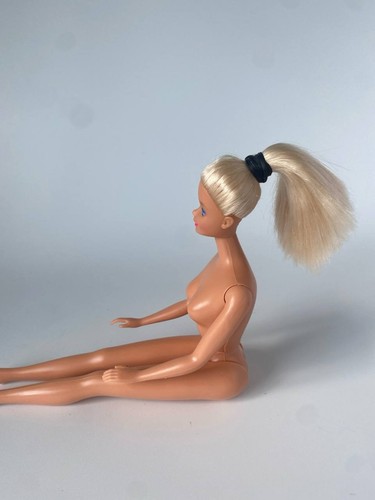 Vintage Barbie Doll Mattel 1976 Head 1966 Body Blonde Nude Loose - photo 4