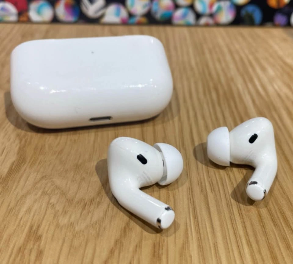 Apple AirPods Pro Gen 1 - photo 2