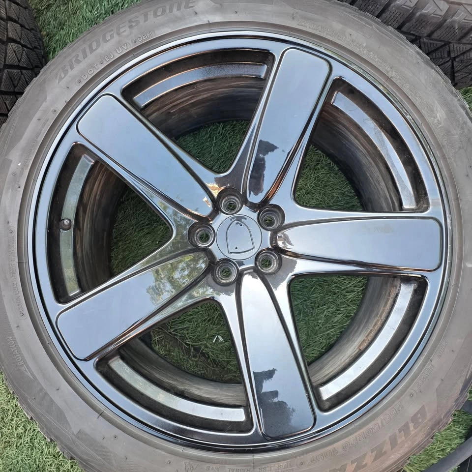 255/50/20 Bridgestone winter tires with black alloy rims 5x112 - photo 3