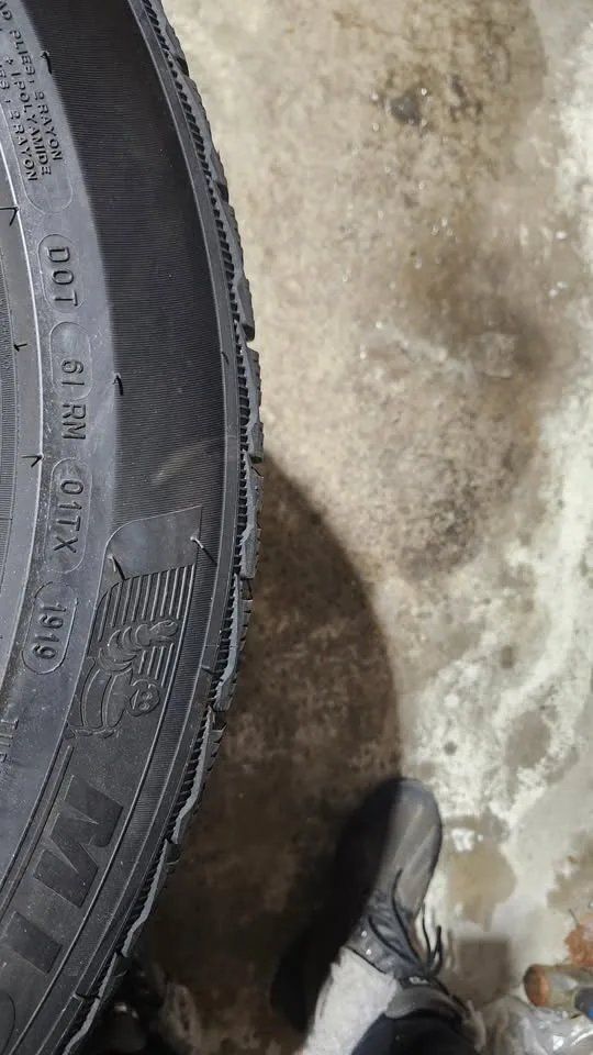 275/45/20 Michelin Pilot Alpin 5 SUV Winter Tires - photo 2