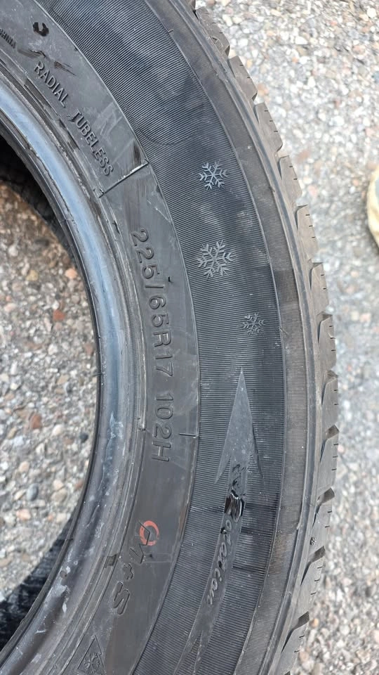 225/65 R17 Kinforest winter tires 90% tread - photo 5
