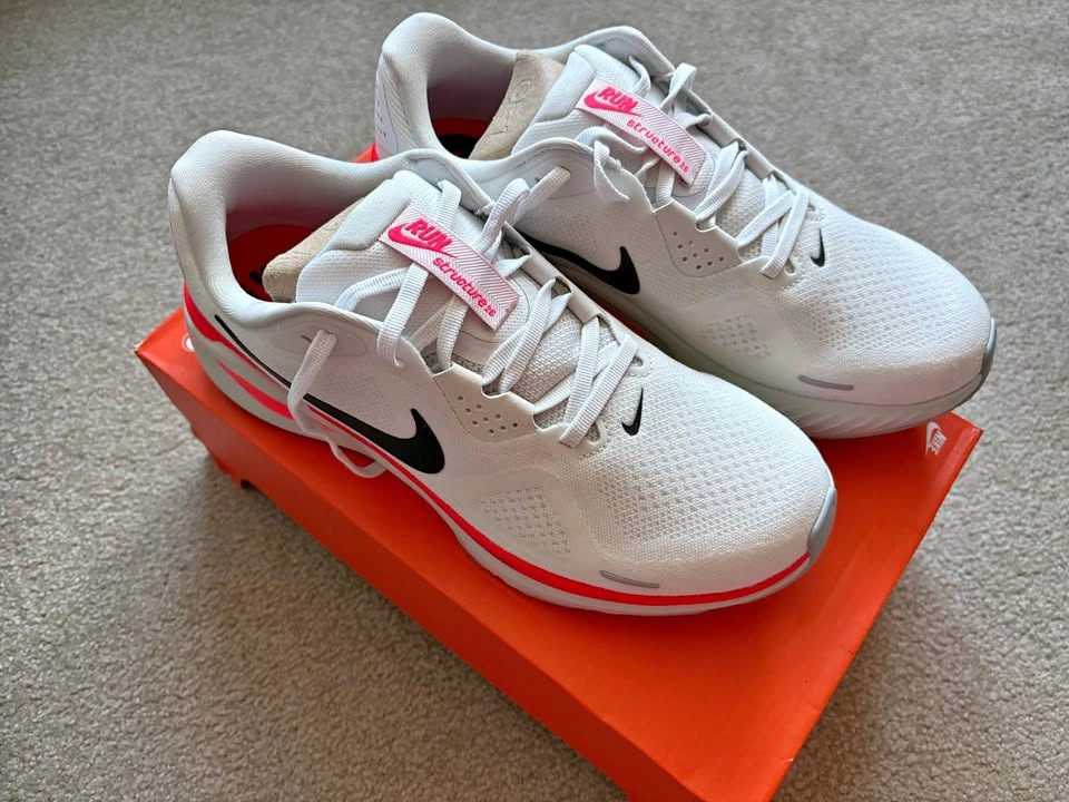 BNIB Nike Structure 26 Running Shoes