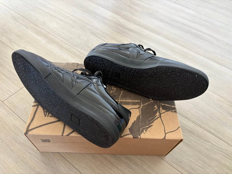 BNIB Veja Panenka Leather Black Sneakers - photo 2