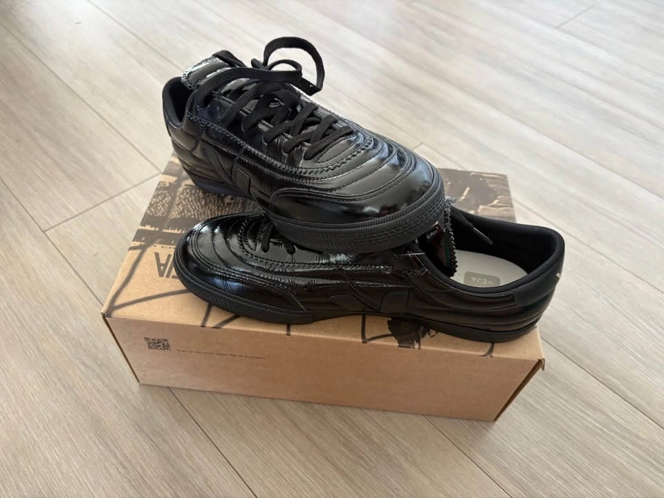 BNIB Veja Panenka Leather Black Sneakers - photo 3