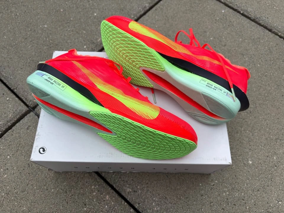 BNIB Nike ZoomX Vaporfly Next% 4 - photo 4