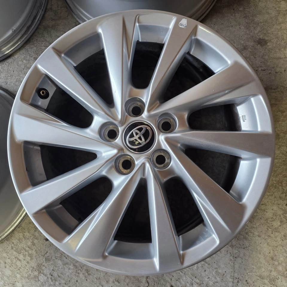 17 inch Toyota camry OEM alloy rims and tpms sensors - photo 2