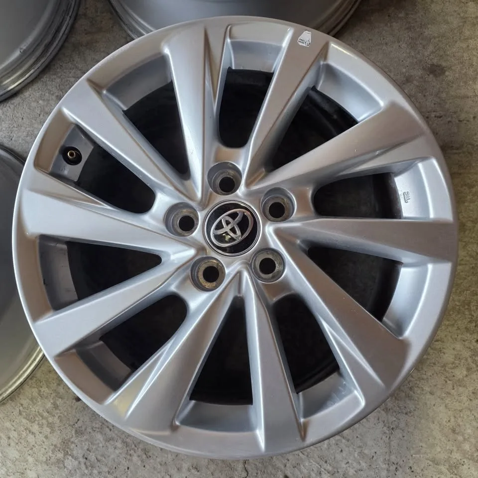 17 inch Toyota camry OEM alloy rims and tpms sensors - photo 2