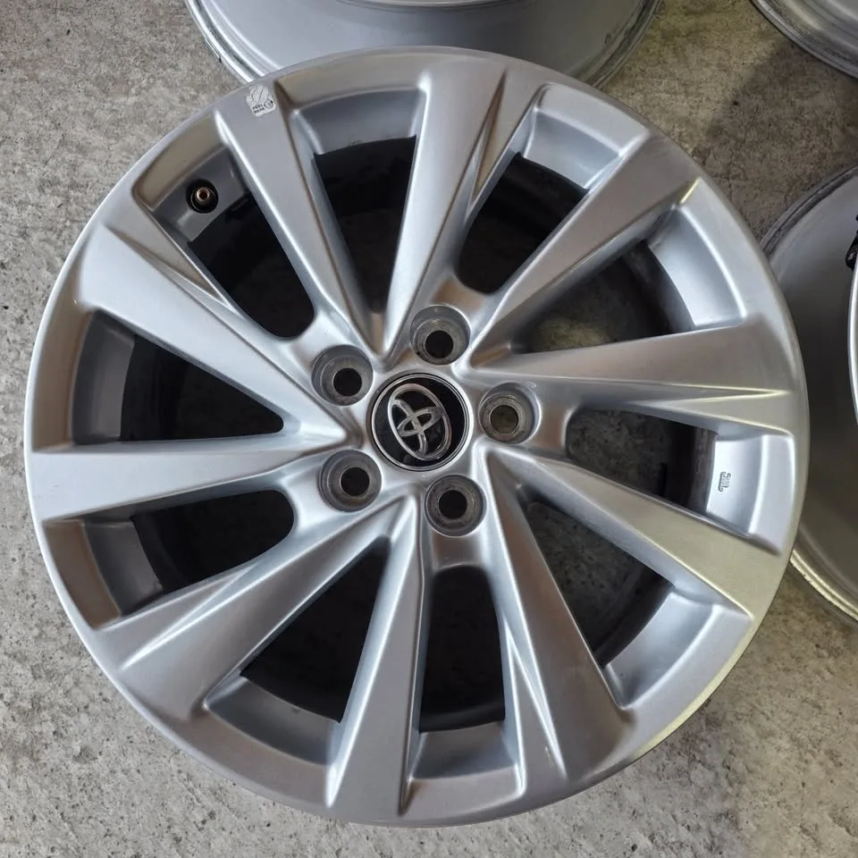 17 inch Toyota camry OEM alloy rims and tpms sensors - photo 3