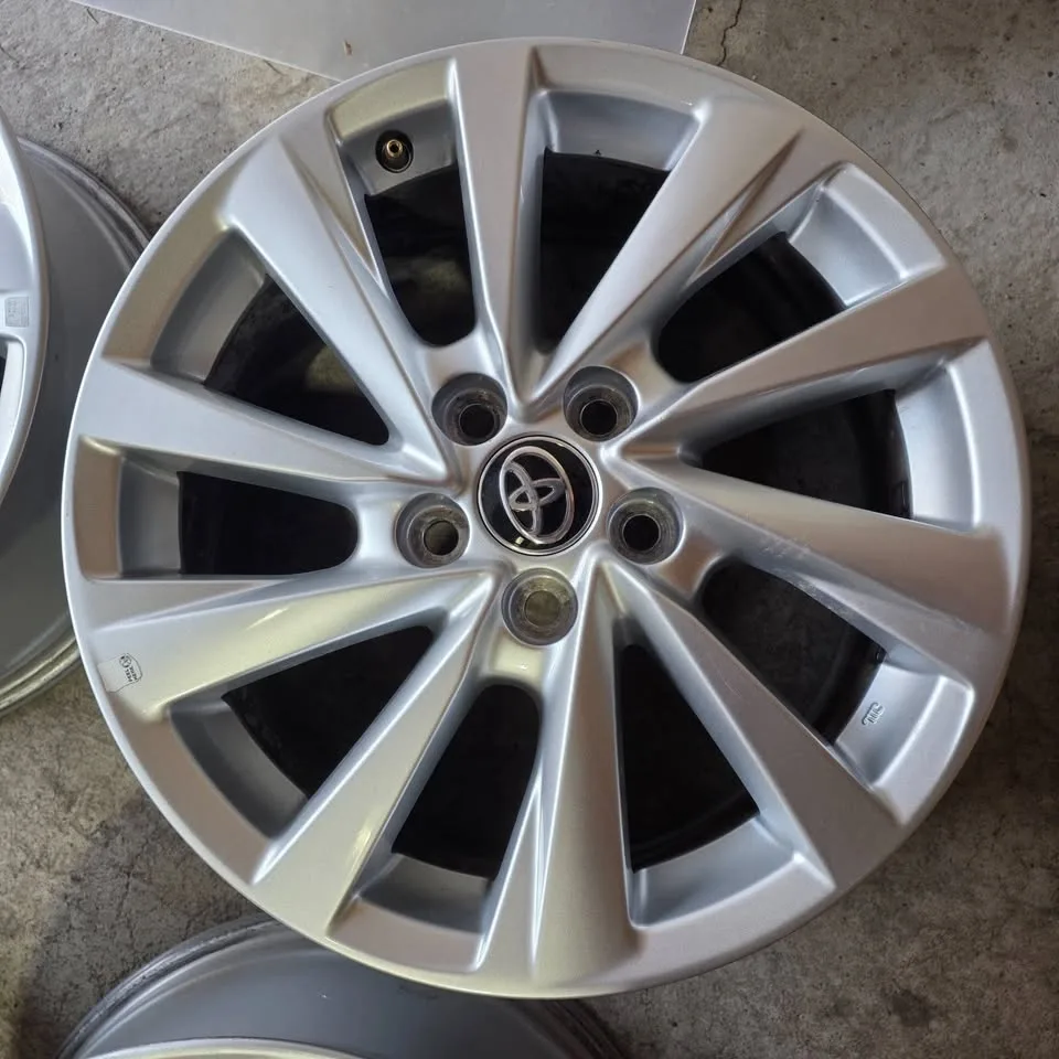 17 inch Toyota camry OEM alloy rims and tpms sensors - photo 5