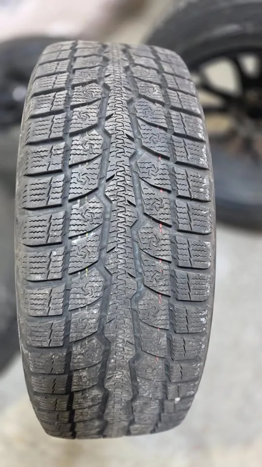 235/60/18 Toyo winter tires 95% tread - photo 4
