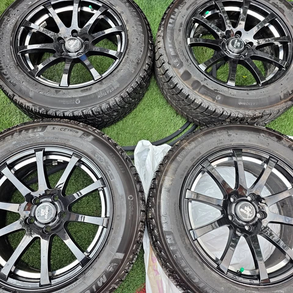225/60/17 Michelin Winter Tires with Alloy Rims 5x114.3