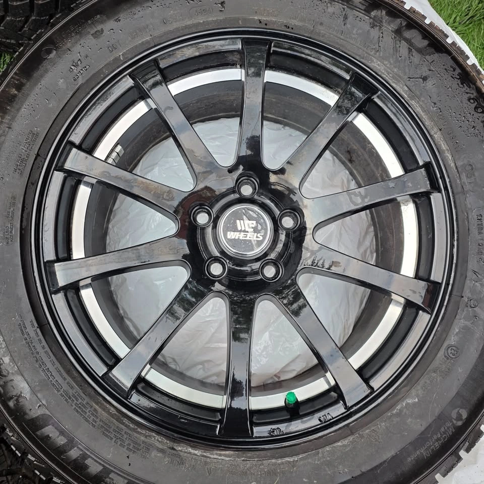 225/60/17 Michelin Winter Tires with Alloy Rims 5x114.3 - photo 3