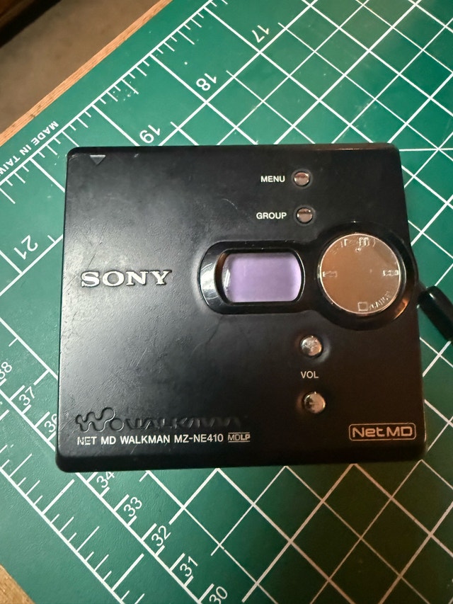Sony Minidisc MZ-NE410 Net MD w/ 8 minidiscs - Tested