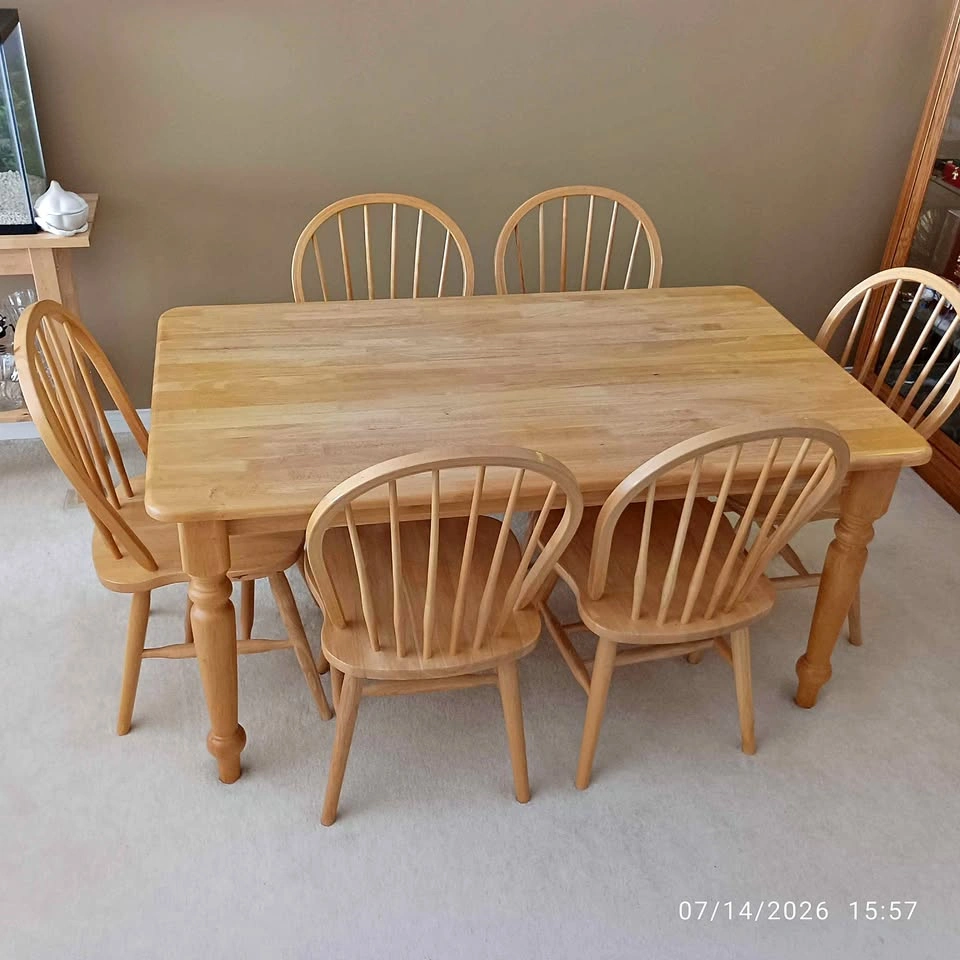 Dinning table with 6 chairs