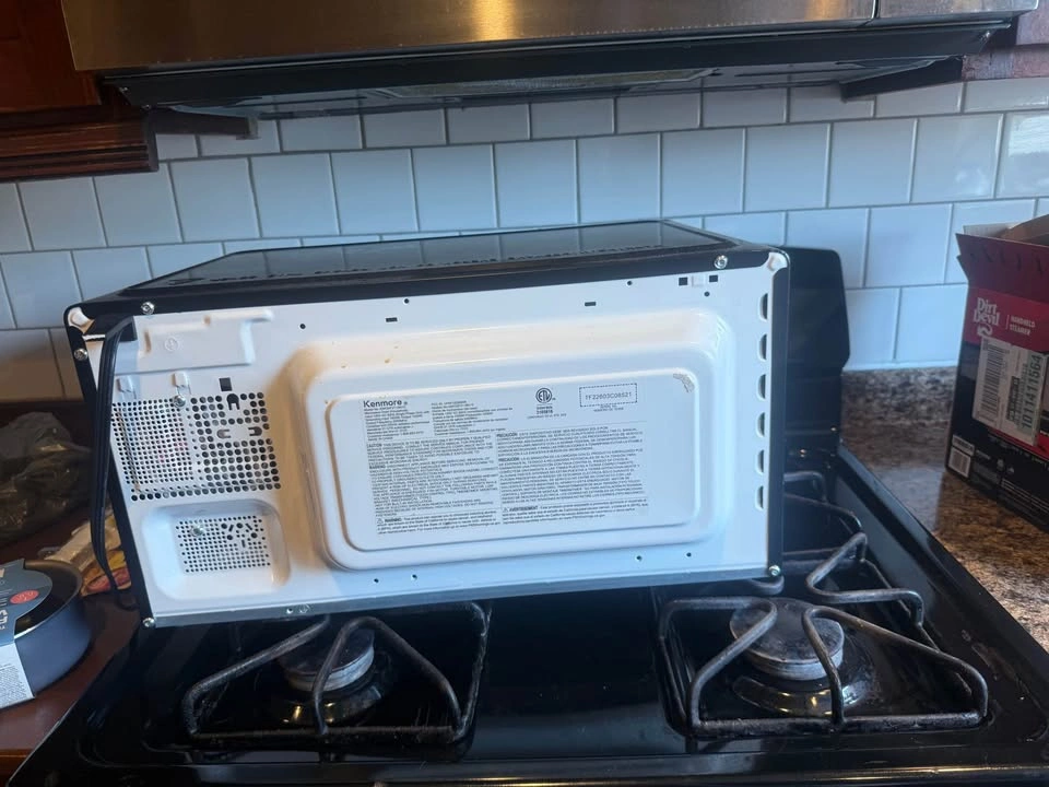 Kenmore Countertop Microwave – Like New – Works Perfect - photo 2