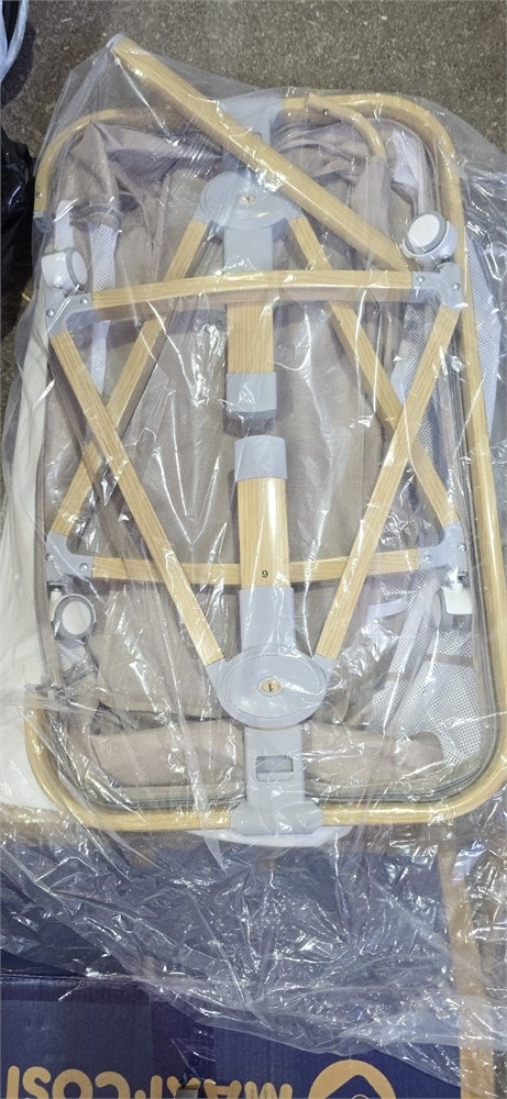 Maxi-Cosi Iora Bedside Bassinet - photo 4