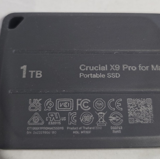 1TB Crucial X9 Pro Portable SSD - photo 4