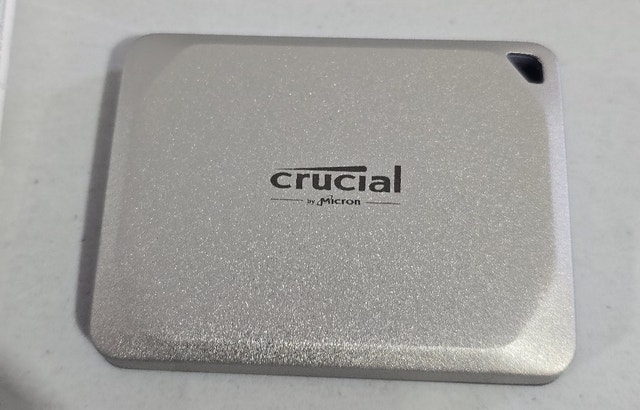 1TB Crucial X9 Pro Portable SSD - photo 5