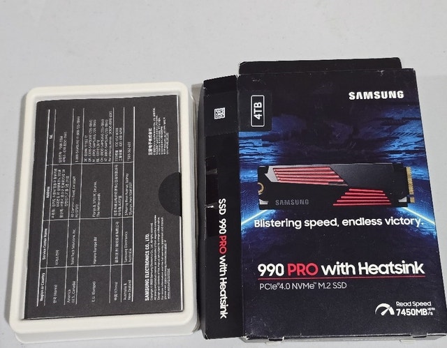 SAMSUNG 990 PRO 4TB PCIe Gen4 NVMe M.2 SSD w/ Heatsink - photo 5