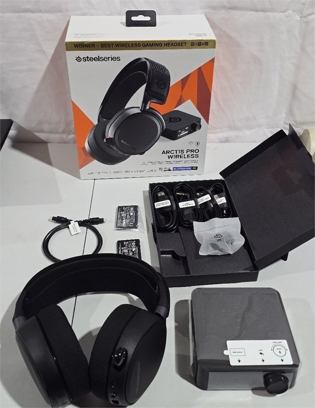 SteelSeries Arctis Pro Wireless Gaming Headset - photo 3