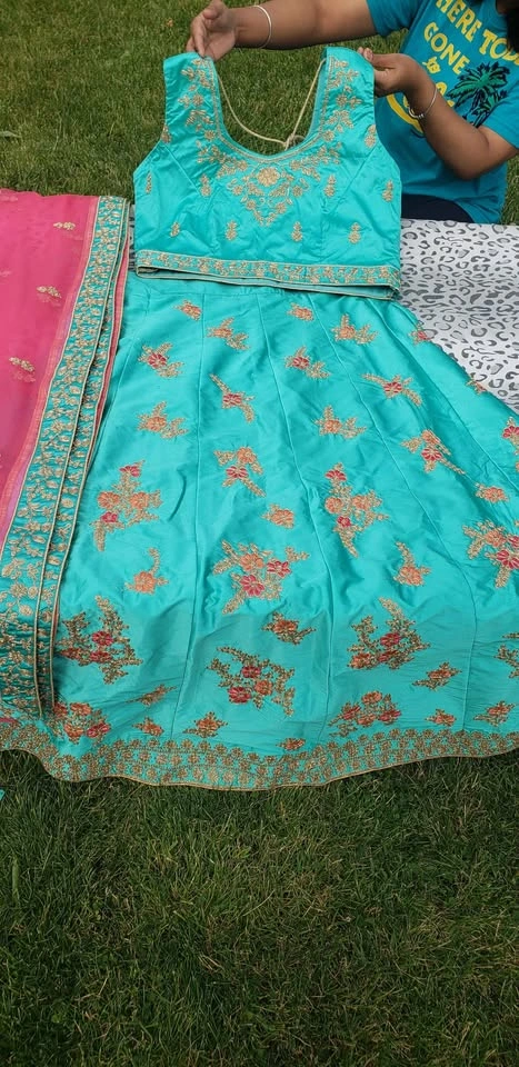 Party Wear Lehenga with Matching Bangles - photo 4
