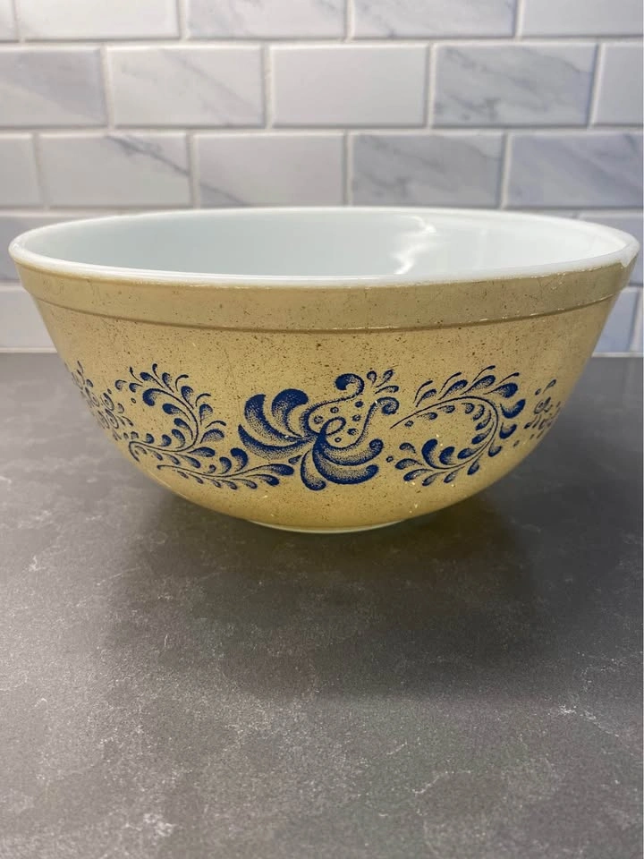 Pyrex Old Town Blue 2.5 qt Mixing Bowl Pattern #403 - photo 2